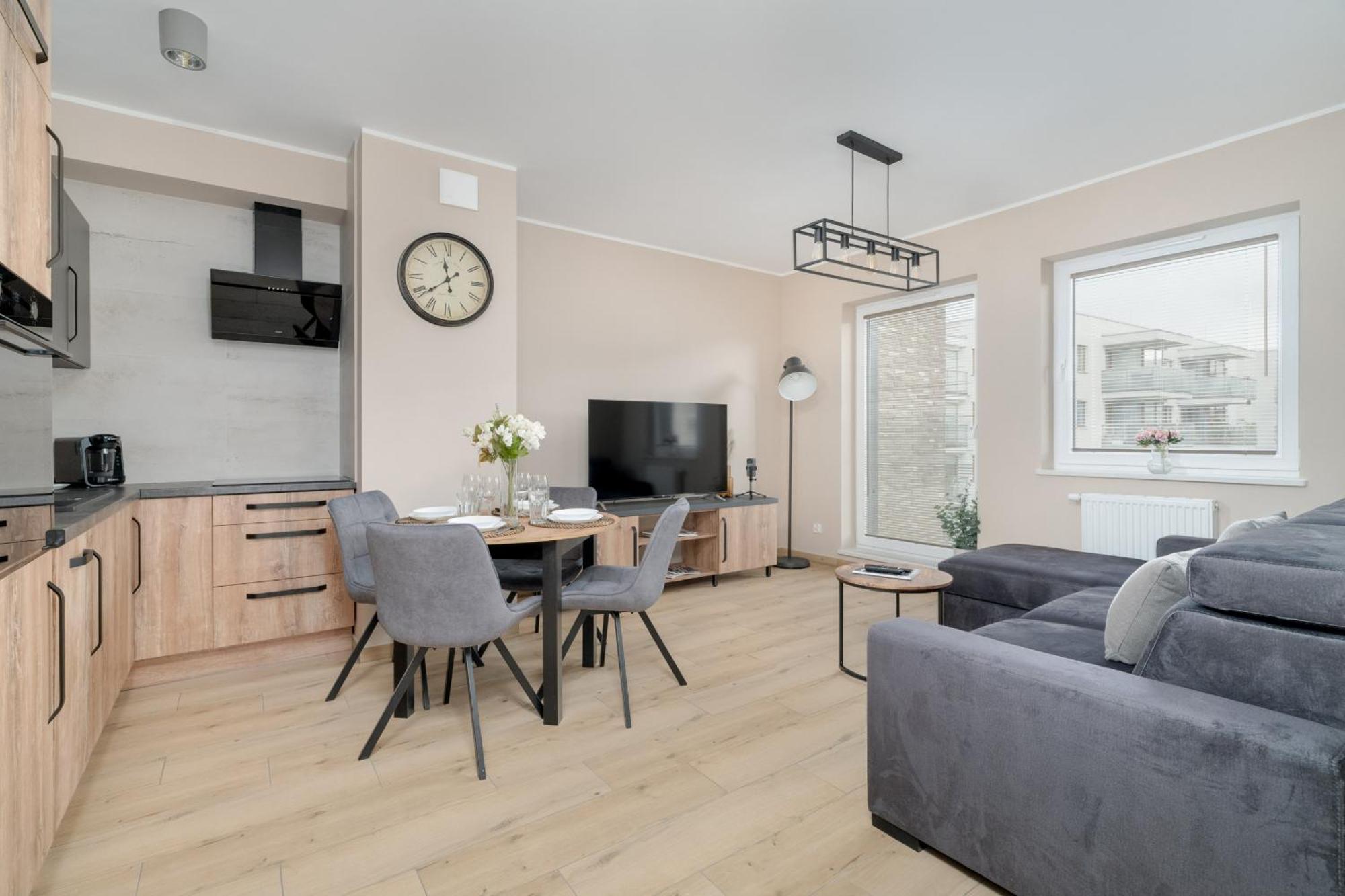 Cosy And Bright Apartment With Parking In Poznan By Noclegi Renters Exterior photo